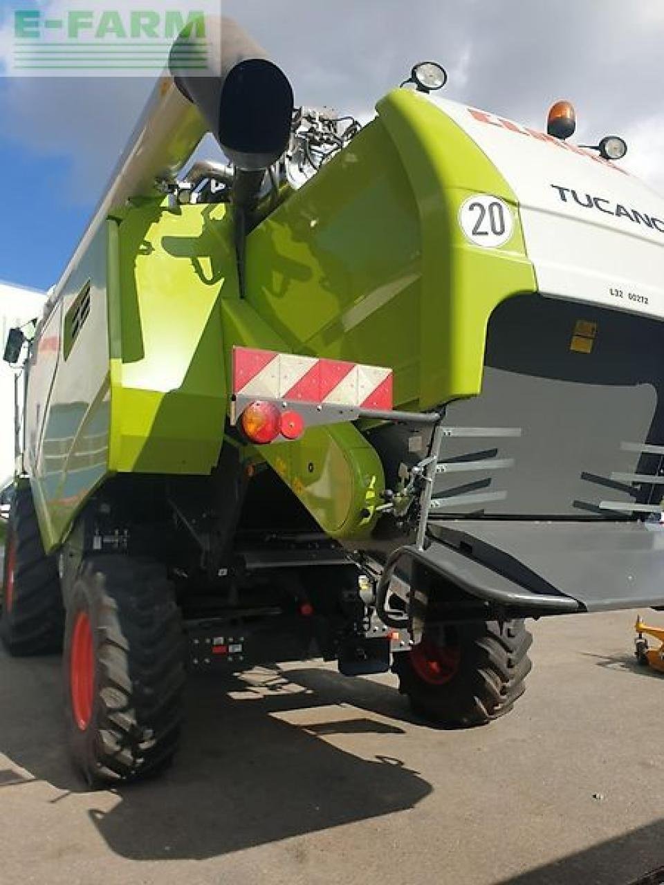 Mähdrescher tip CLAAS tucano 320 +vario 560, Gebrauchtmaschine in NEUENDORF AM SPECK (Poză 3)