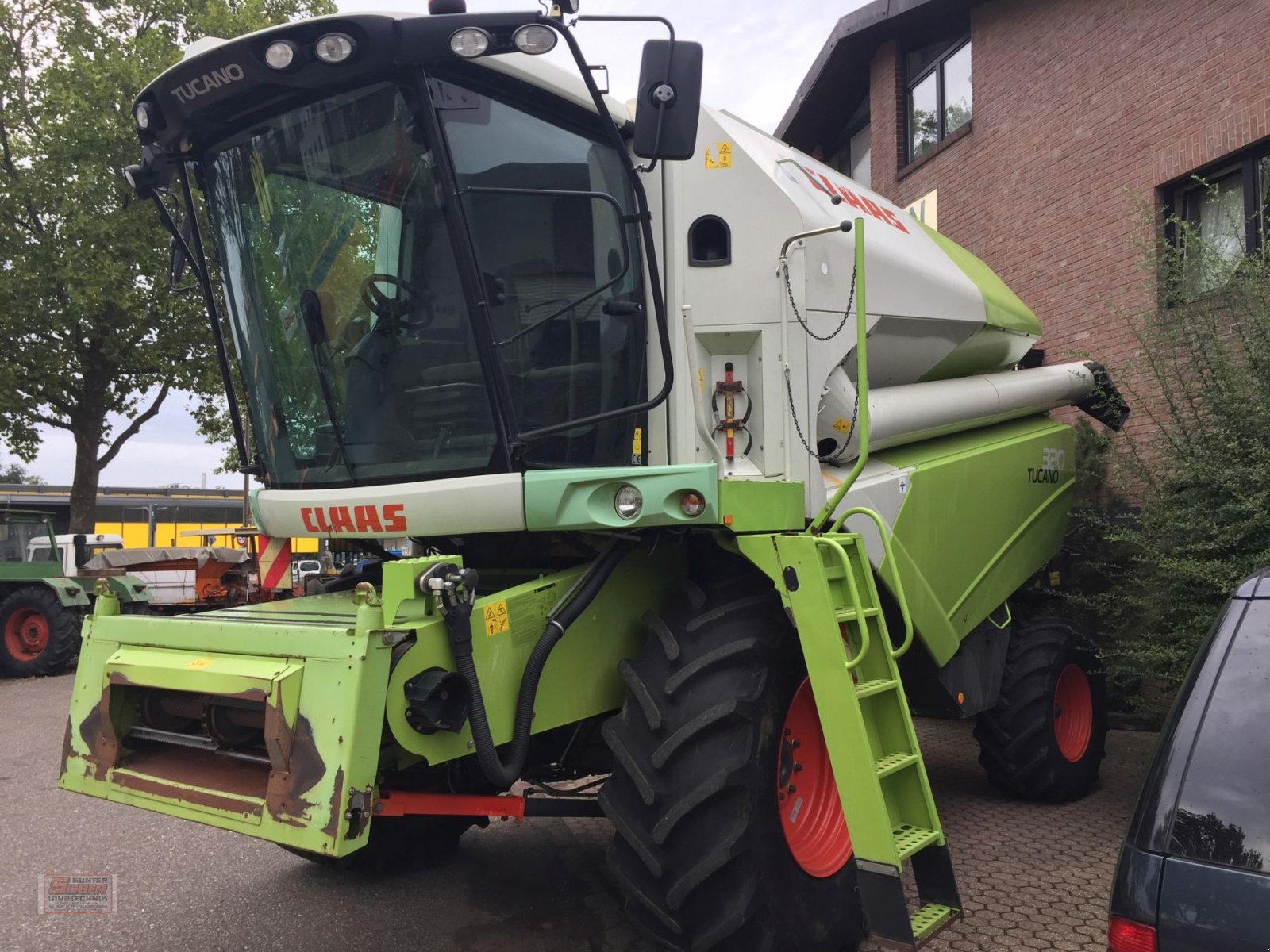 Mähdrescher от тип CLAAS Tucano 320, Gebrauchtmaschine в Jülich (Снимка 1)