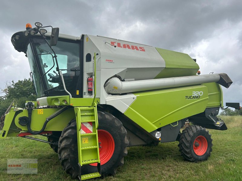 Mähdrescher of the type CLAAS Tucano 320, Gebrauchtmaschine in Osterburken