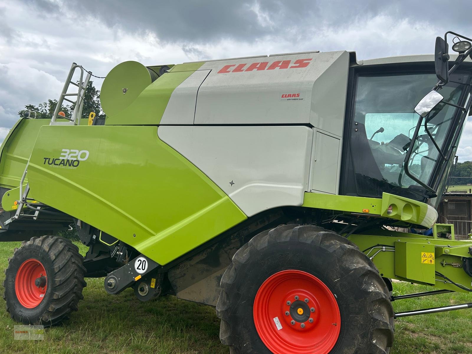 Mähdrescher tip CLAAS Tucano 320, Gebrauchtmaschine in Osterburken (Poză 8)