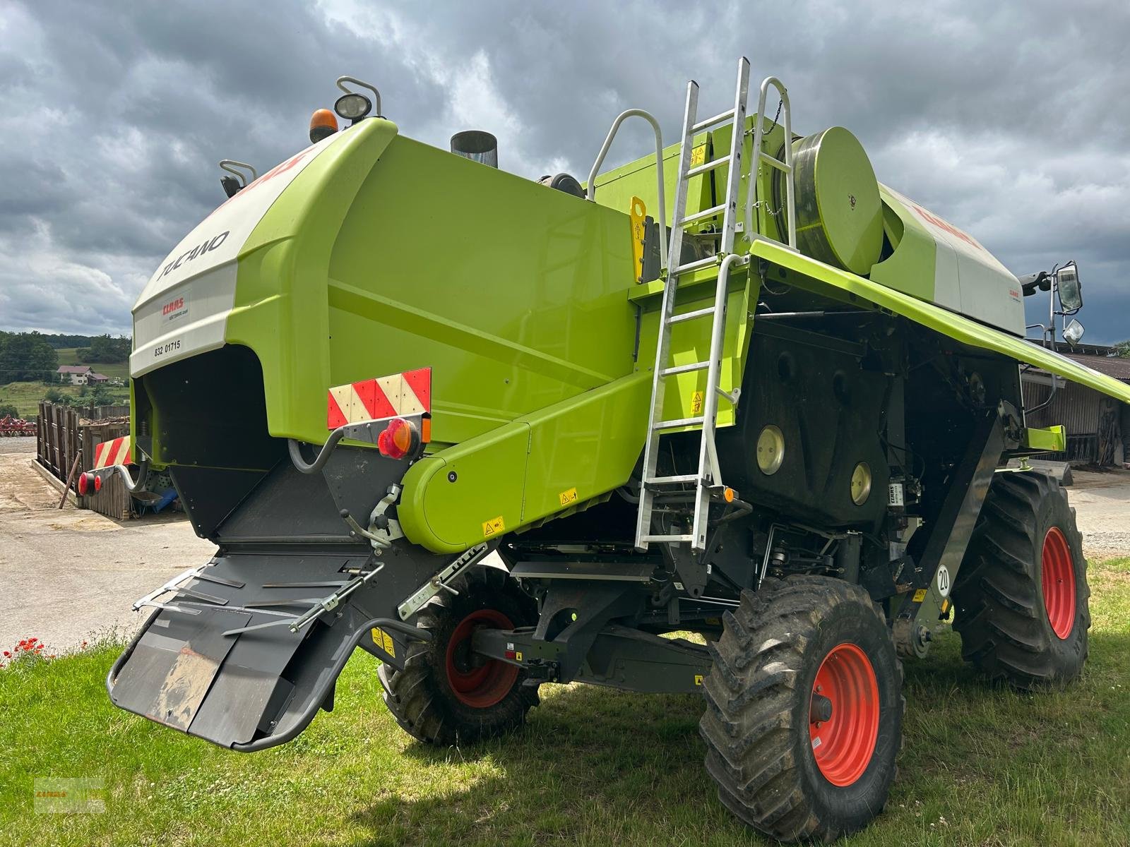 Mähdrescher des Typs CLAAS Tucano 320, Gebrauchtmaschine in Osterburken (Bild 8)