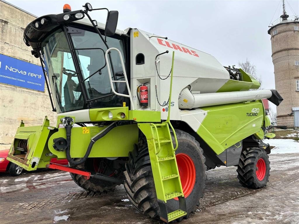 Mähdrescher des Typs CLAAS Tucano 420 Fin lille mini CLAAS Lexion. RYSTER. Med skærebord C540. Ring til Ulrik på 40255544. Jeg snakker Jysk, tysk og engelsk., Gebrauchtmaschine in Kolding (Bild 2)