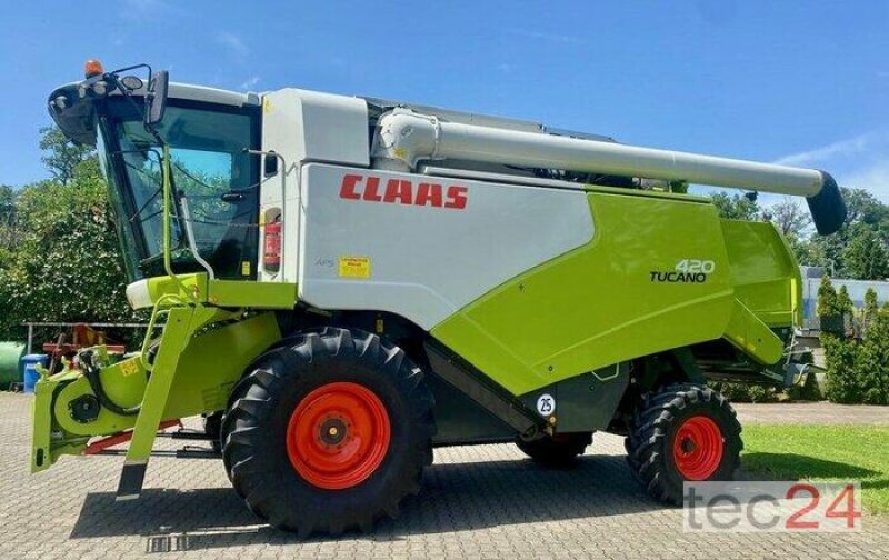 Mähdrescher tip CLAAS Tucano 420 mit Schneidwerk, Gebrauchtmaschine in Östringen (Poză 8)