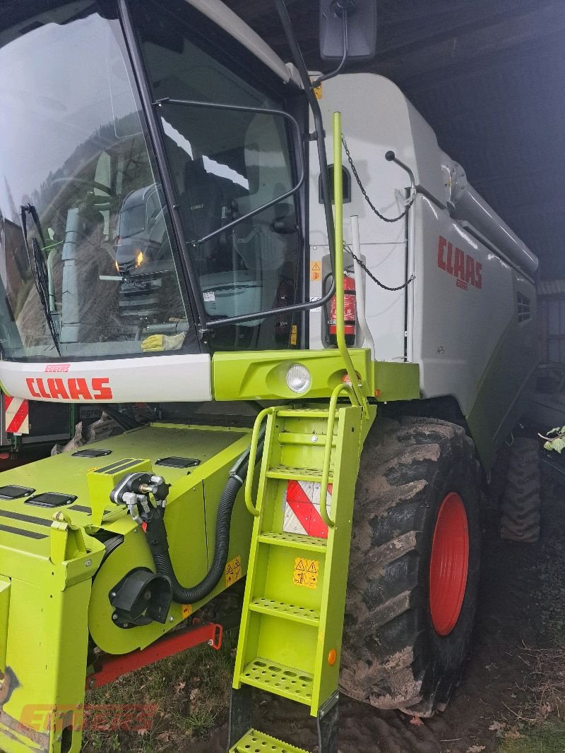 Mähdrescher des Typs CLAAS TUCANO 420 - Stage V, Gebrauchtmaschine in Suhlendorf (Bild 4)