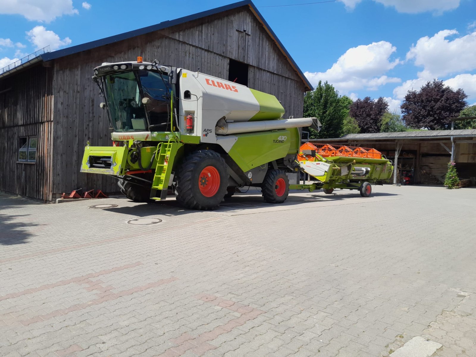 Mähdrescher от тип CLAAS Tucano 430 APS, Gebrauchtmaschine в Bruchsal (Снимка 1)