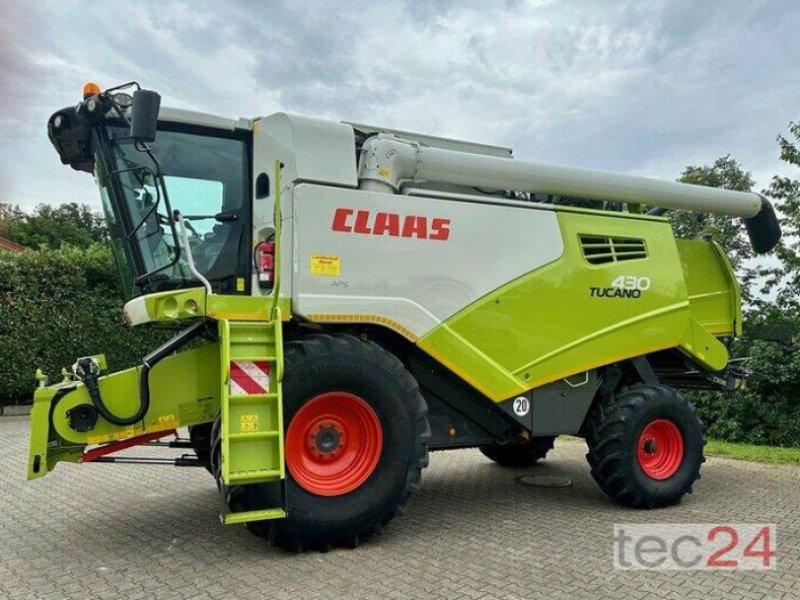 Mähdrescher tip CLAAS Tucano 430 mit Schneidwerk, Gebrauchtmaschine in Östringen (Poză 1)