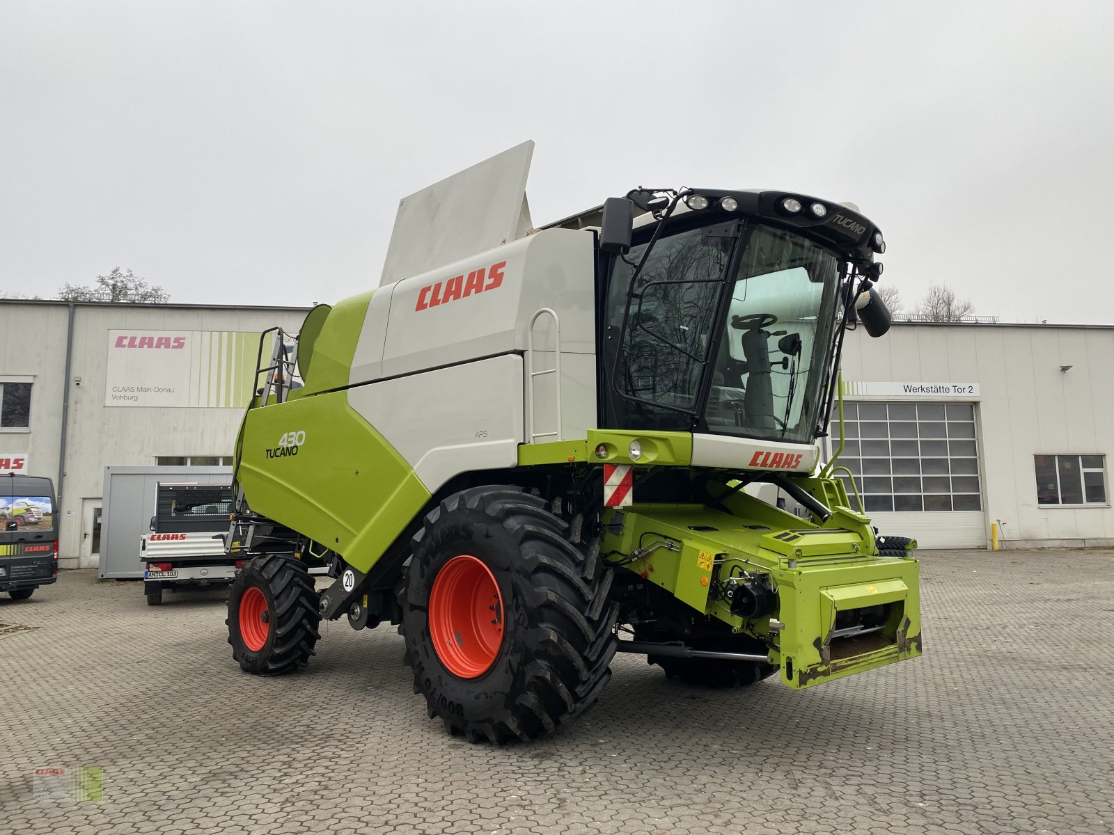 Mähdrescher от тип CLAAS Tucano 430, Gebrauchtmaschine в Vohburg (Снимка 1)