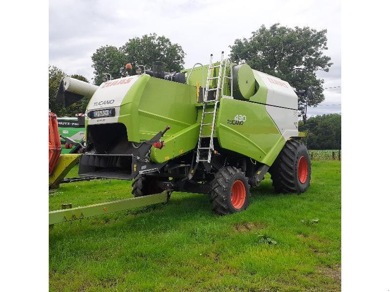 Mähdrescher des Typs CLAAS TUCANO 430, Gebrauchtmaschine in HERLIN LE SEC (Bild 4)