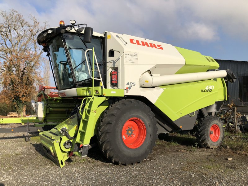 Mähdrescher of the type CLAAS TUCANO 430, Gebrauchtmaschine in Gannat