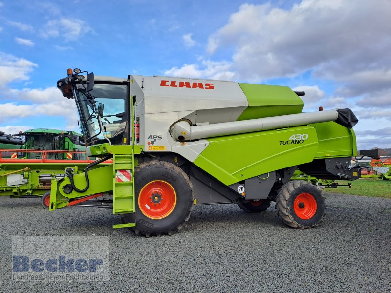 Mähdrescher van het type CLAAS Tucano 430, Gebrauchtmaschine in Weimar-Niederwalgern (Foto 1)