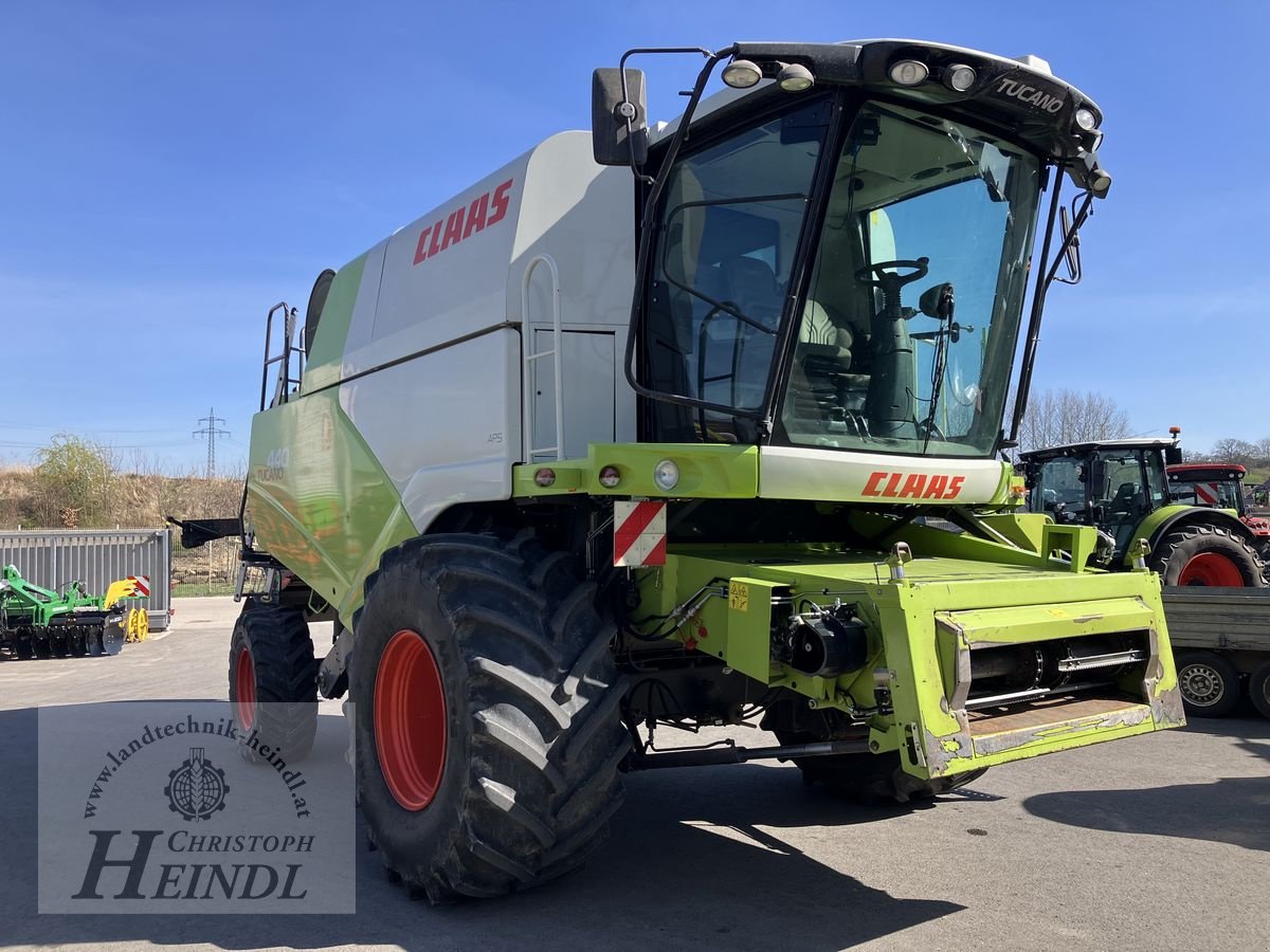 Mähdrescher des Typs CLAAS Tucano 440, Gebrauchtmaschine in Stephanshart (Bild 2)