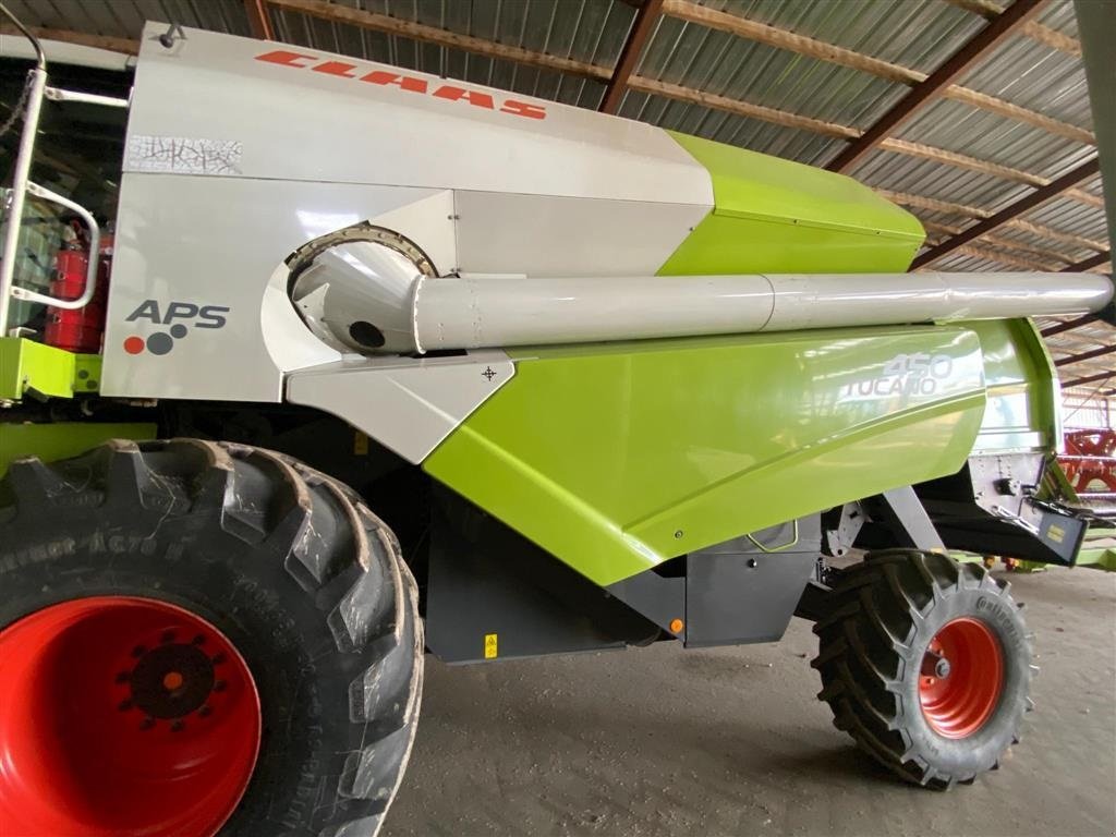 Mähdrescher typu CLAAS Tucano 450 ( Mini Lexion ). Fin Mini Lexion. Rystemaskine Incl. 6,6 meter Vario skærebord. Ring til Ulrik på 40255544. Jeg snakker Jysk, tysk og engelsk., Gebrauchtmaschine w Kolding (Zdjęcie 4)