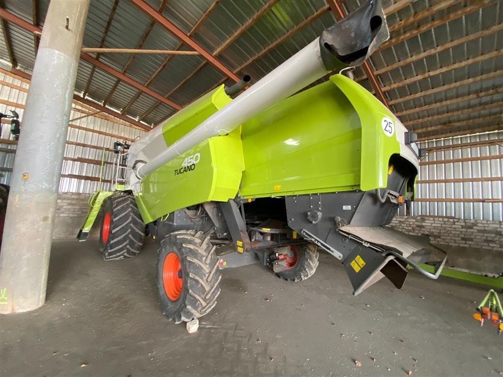 Mähdrescher a típus CLAAS Tucano 450 ( Mini Lexion ). Fin Mini Lexion. Rystemaskine Incl. 6,6 meter Vario skærebord. Ring til Ulrik på 40255544. Jeg snakker Jysk, tysk og engelsk., Gebrauchtmaschine ekkor: Kolding (Kép 5)