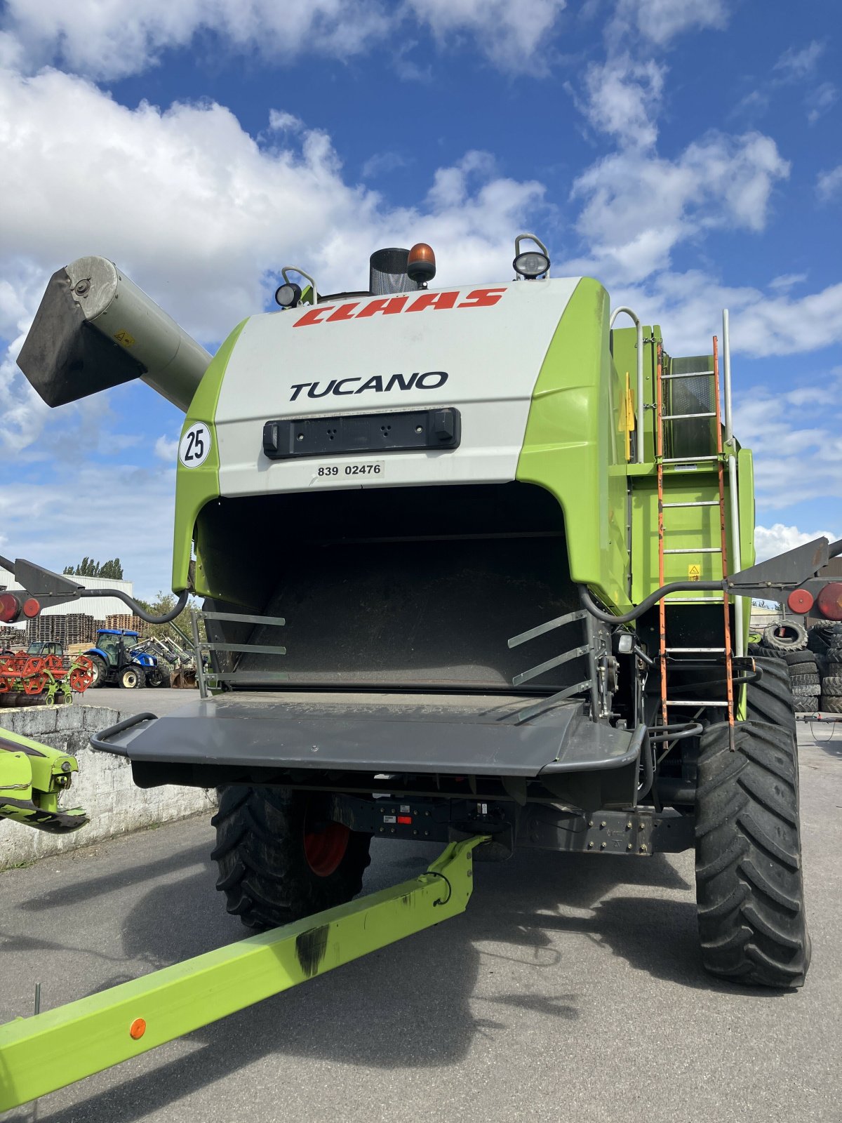 Mähdrescher typu CLAAS TUCANO 450 T4I, Gebrauchtmaschine v BLENDECQUES (Obrázek 8)