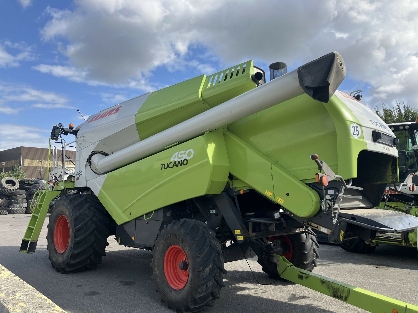 Mähdrescher typu CLAAS TUCANO 450 T4I, Gebrauchtmaschine w BLENDECQUES (Zdjęcie 4)