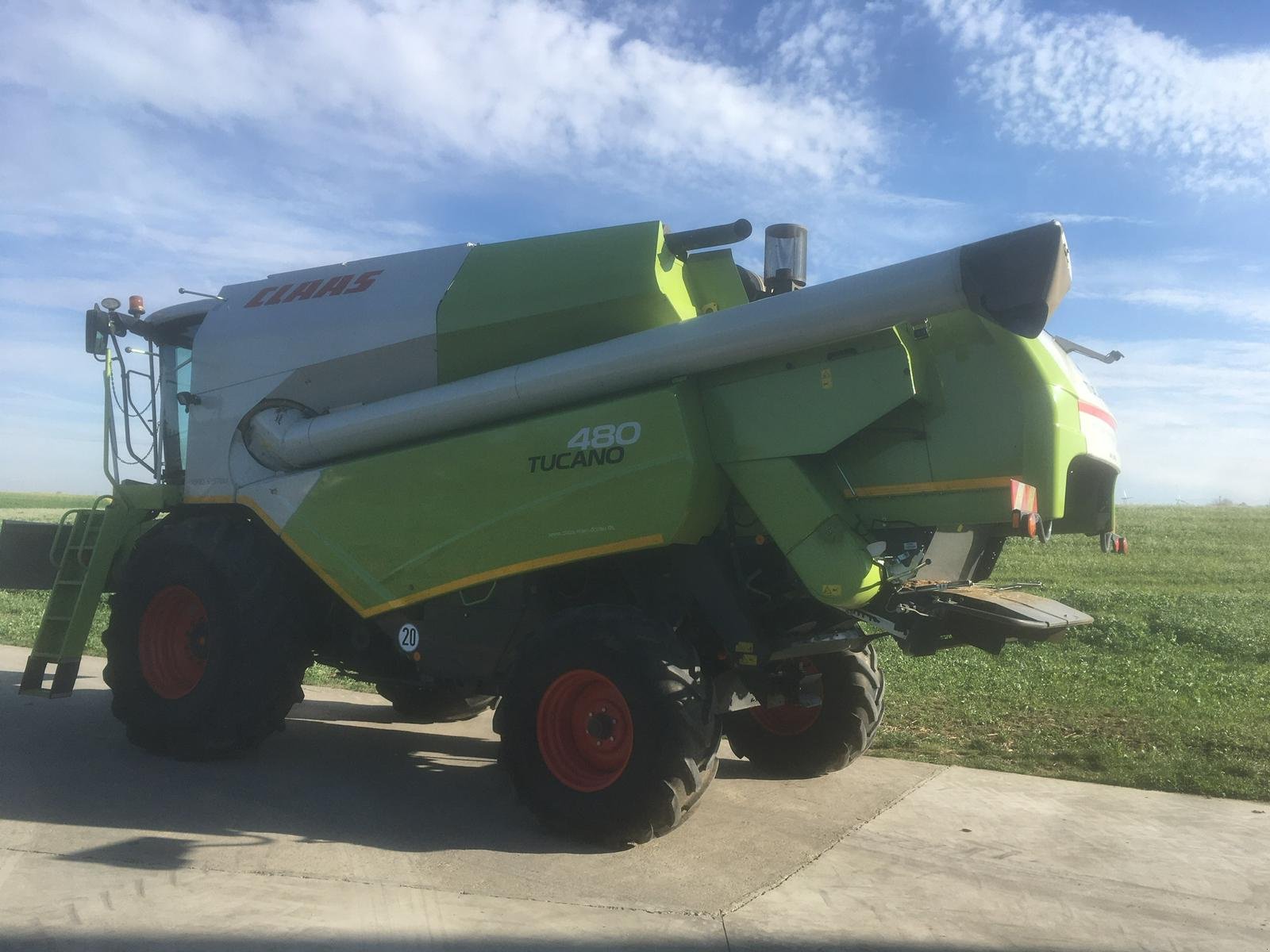 Mähdrescher des Typs CLAAS Tucano 480, Gebrauchtmaschine in Creglingen (Bild 4)