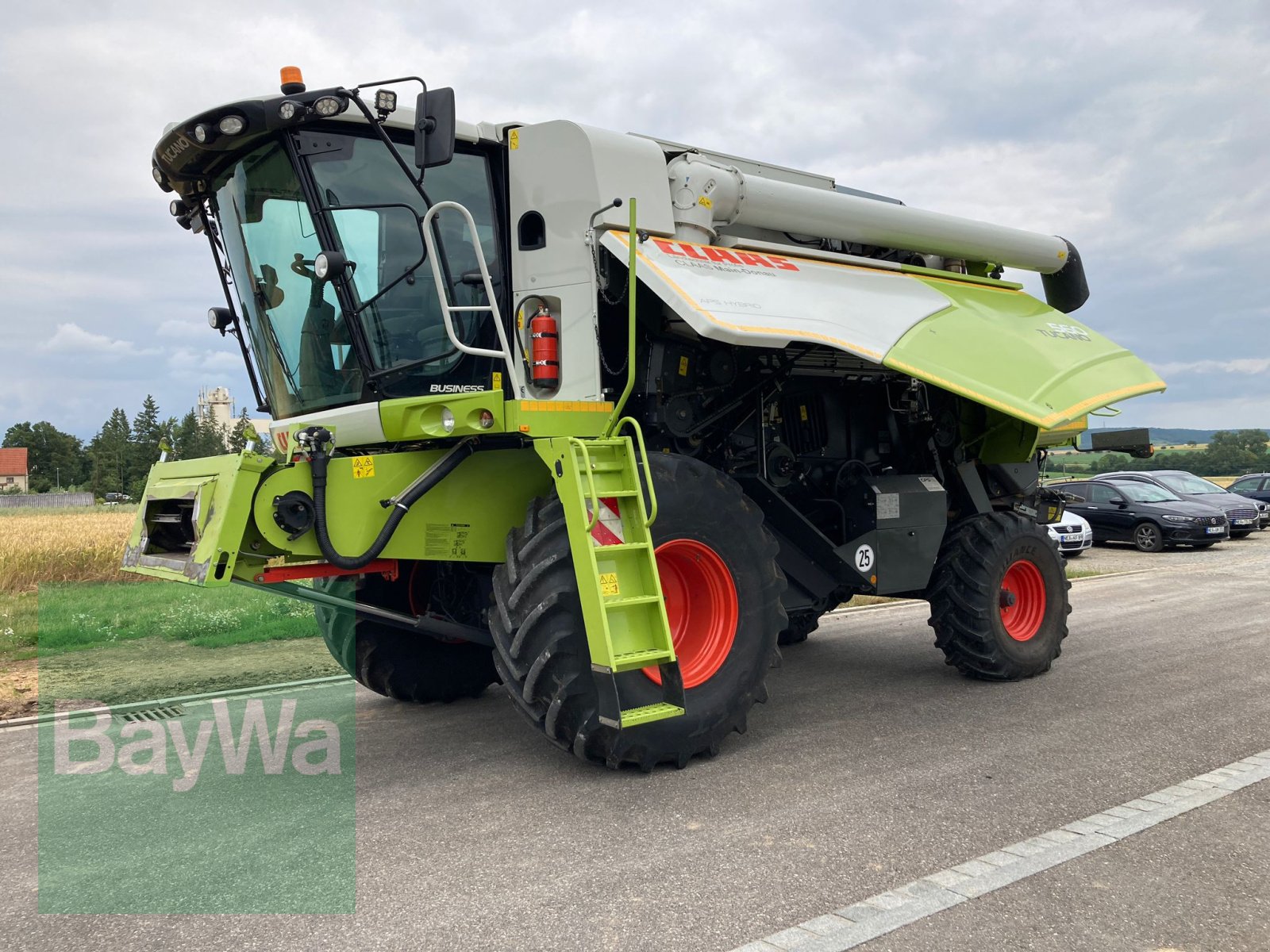 Mähdrescher tip CLAAS Tucano 560 APS Hybrid Bussnis + Claas Vario 680, Gebrauchtmaschine in Dinkelsbühl (Poză 4)