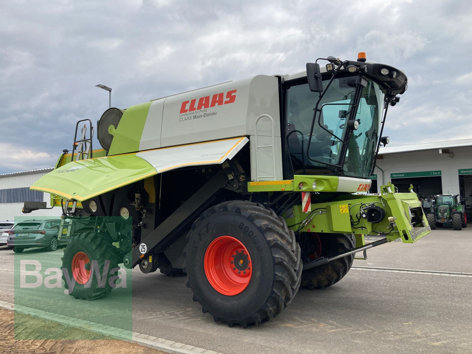 Mähdrescher des Typs CLAAS Tucano 560 APS Hybrid Bussnis + Claas Vario 680, Gebrauchtmaschine in Dinkelsbühl (Bild 5)