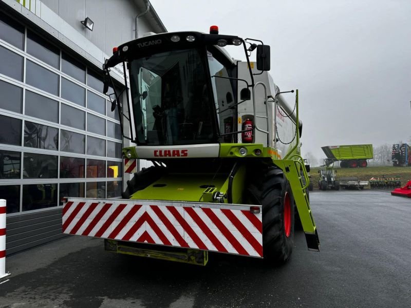 Mähdrescher des Typs CLAAS TUCANO 570 V660, Gebrauchtmaschine in Hollfeld (Bild 3)