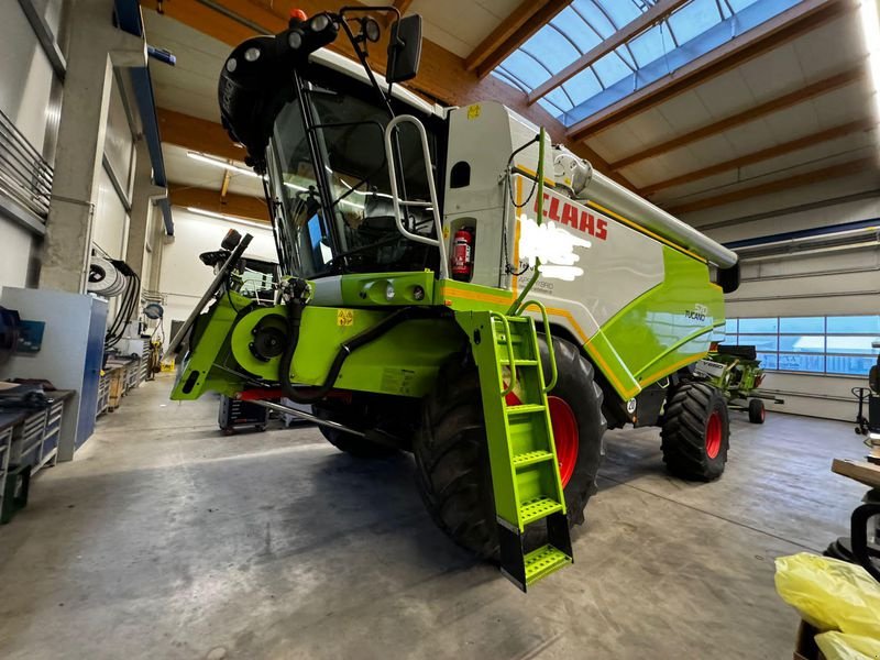 Mähdrescher of the type CLAAS TUCANO 570 V660, Gebrauchtmaschine in Hollfeld (Picture 6)