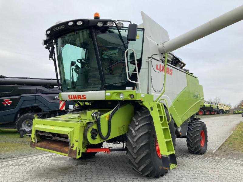 Mähdrescher du type CLAAS TUCANO 570, Gebrauchtmaschine en Schwülper (Photo 2)