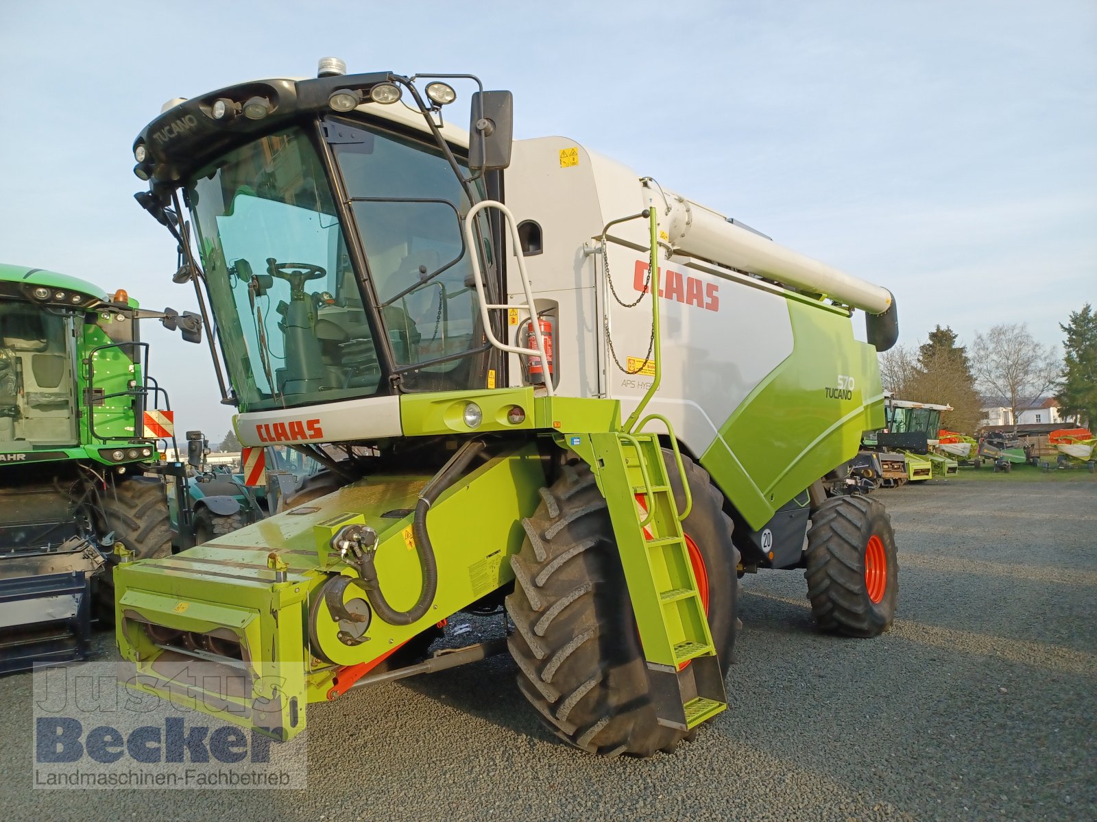 Mähdrescher des Typs CLAAS Tucano 570, Gebrauchtmaschine in Weimar-Niederwalgern (Bild 2)