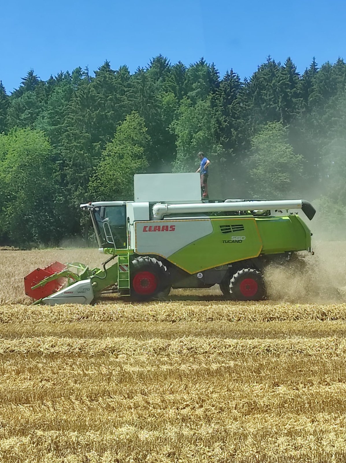 Mähdrescher des Typs CLAAS Tucano 580, Gebrauchtmaschine in Harenzhofen (Bild 2)