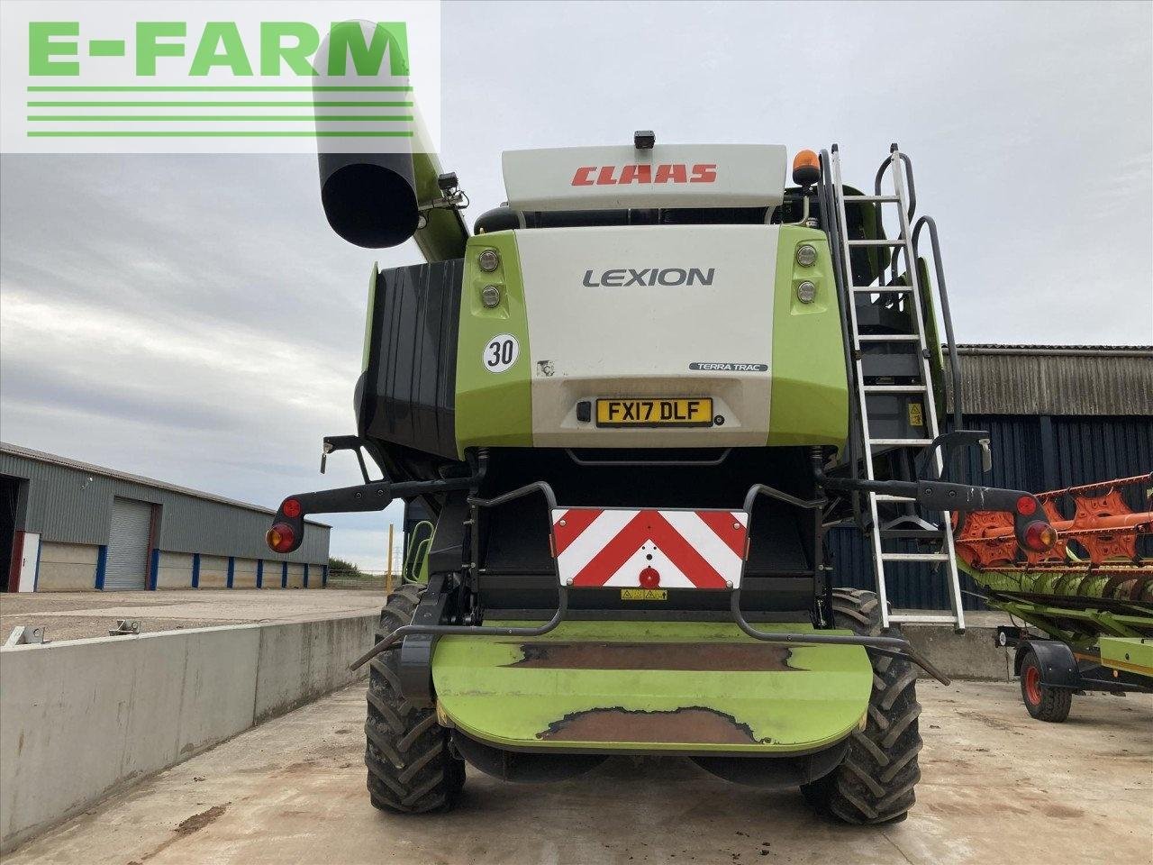 Mähdrescher typu CLAAS USED 2017 LEXION 770TT C/W V1080 VARIO CUTTERBAR, Gebrauchtmaschine w WILBERFOSS, YORK (Zdjęcie 4)