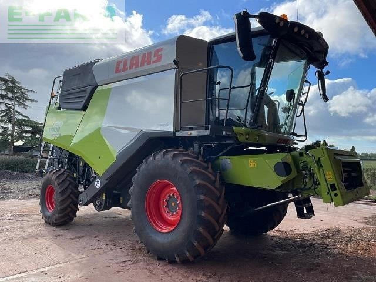 Mähdrescher za tip CLAAS USED TRION 720 M, Gebrauchtmaschine u BISHOPS LYDEARD, TAUNTON (Slika 1)