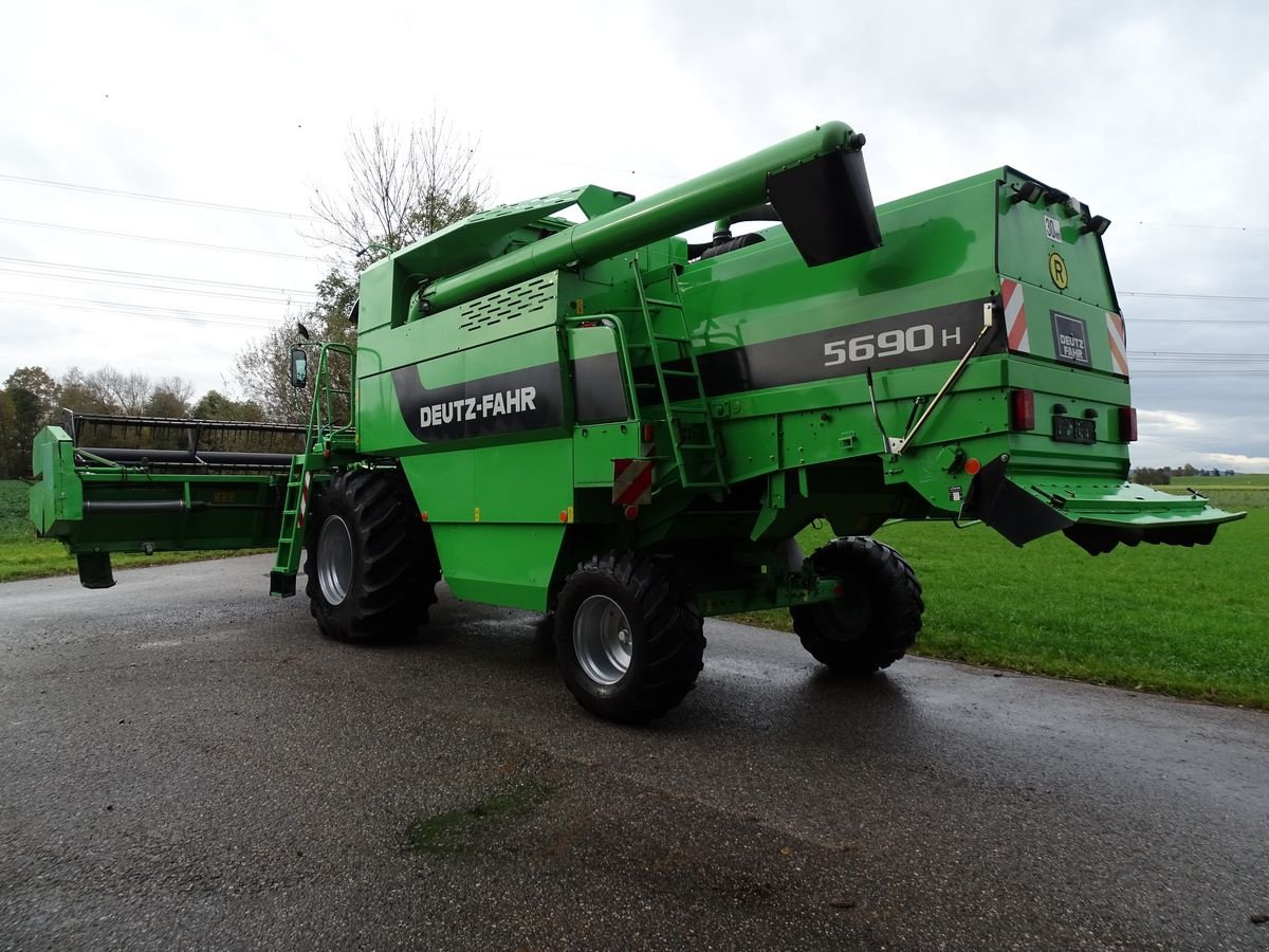 Mähdrescher van het type Deutz-Fahr 5690 H, Gebrauchtmaschine in Burgkirchen (Foto 2)