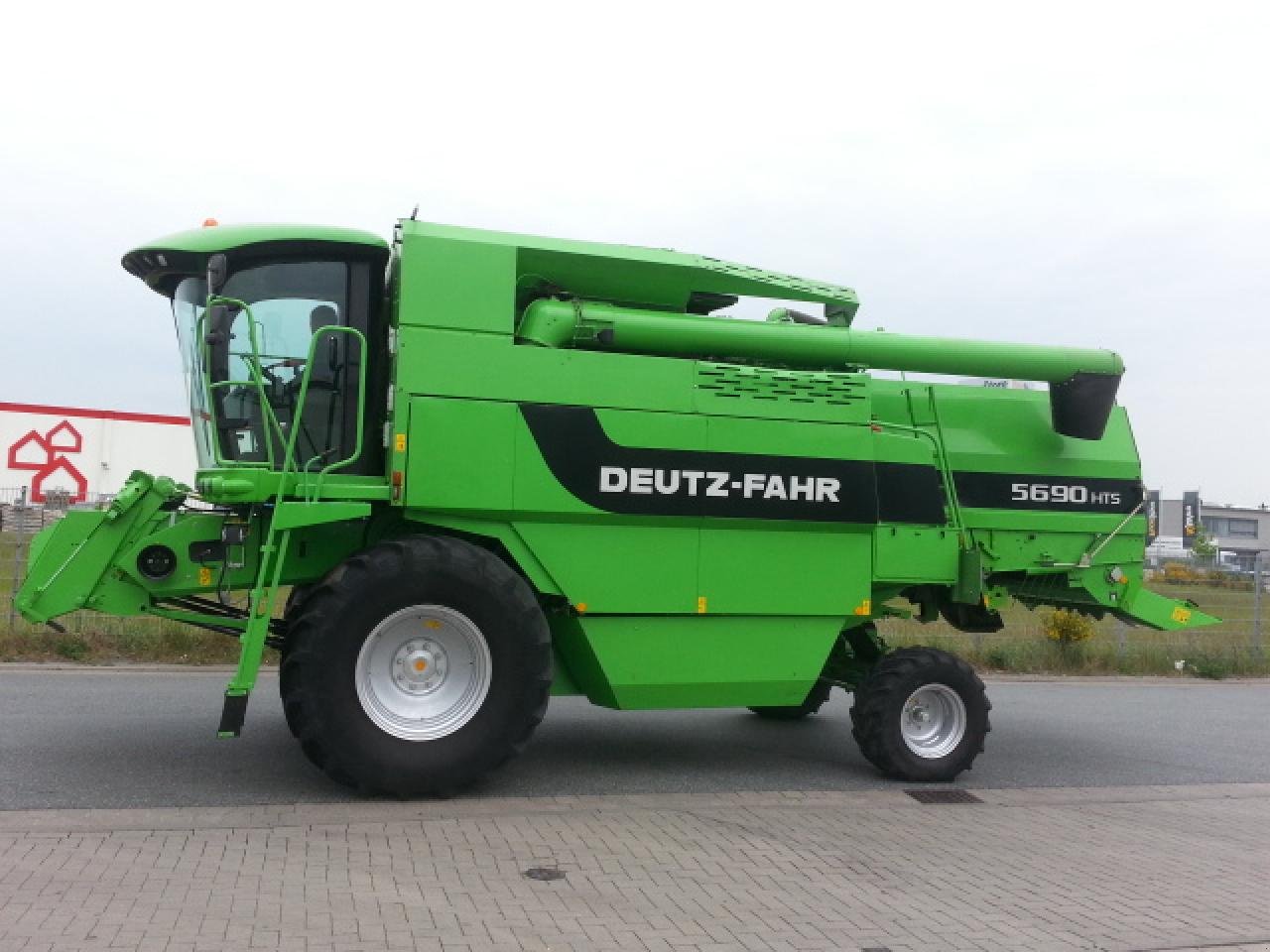 Mähdrescher типа Deutz-Fahr 5690 HTS, Gebrauchtmaschine в Stuhr (Фотография 1)