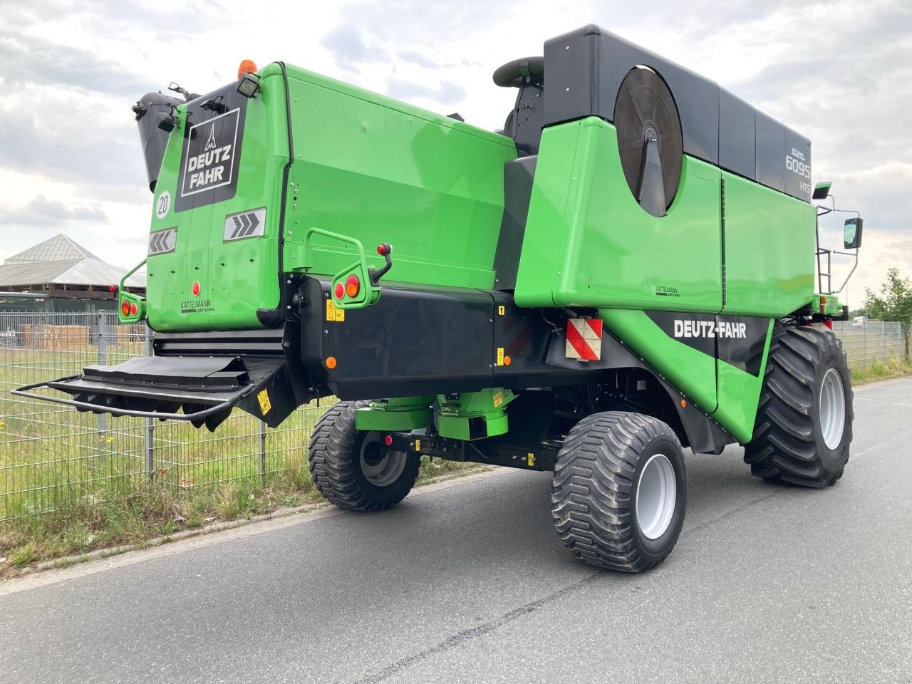 Mähdrescher van het type Deutz-Fahr 6095 HTS, Gebrauchtmaschine in Stuhr (Foto 4)