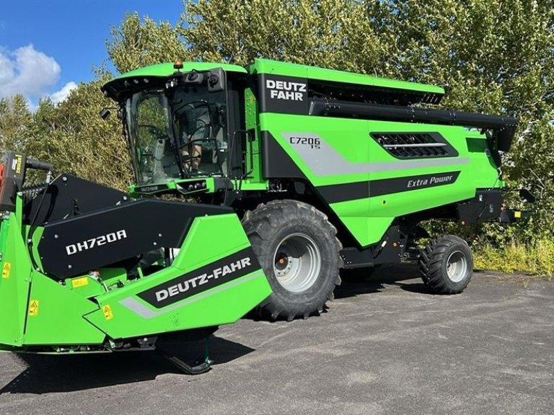 Mähdrescher of the type Deutz-Fahr C7206 TS. With 24feed - 7.2m header. New and unused Combine together with 7.2m header, Gebrauchtmaschine in Lintrup (Picture 1)