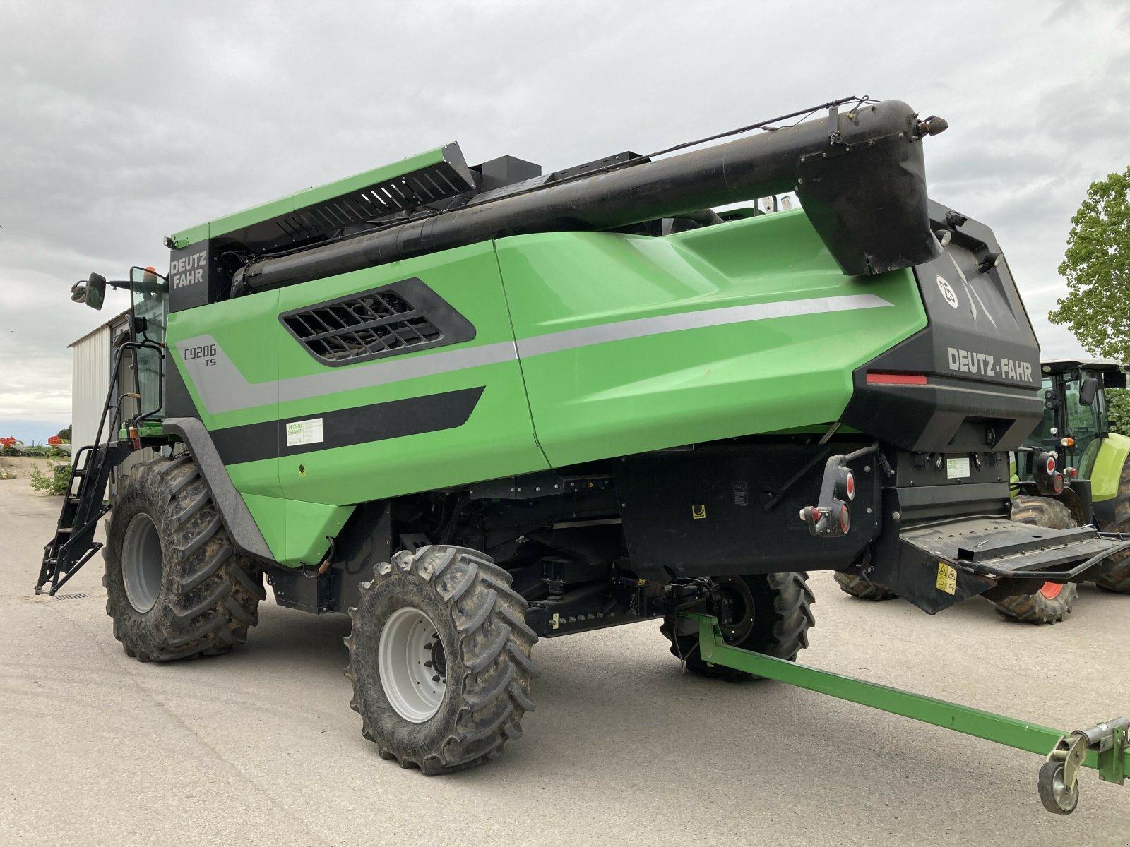 Mähdrescher van het type Deutz-Fahr C9206TS 4X4, Gebrauchtmaschine in VAROIS & CHAIGNOT (Foto 4)