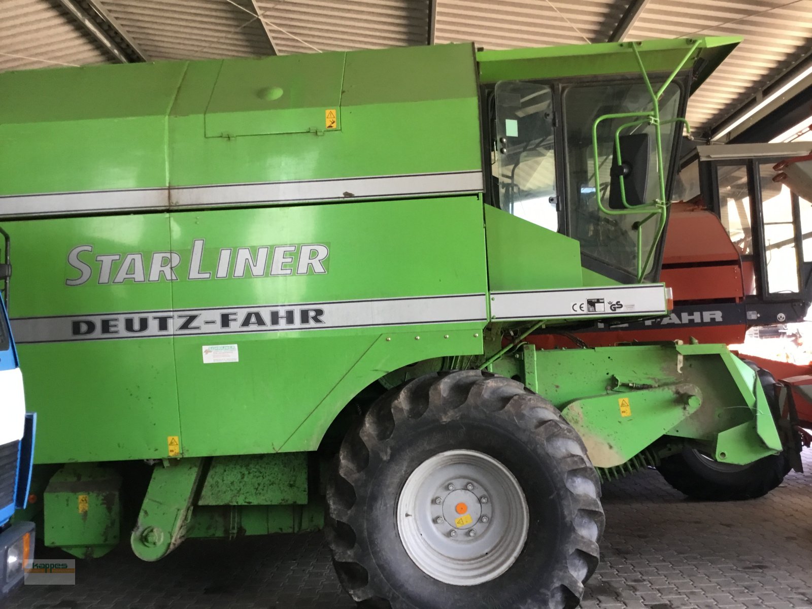 Mähdrescher des Typs Deutz-Fahr Starliner 4045 H, Gebrauchtmaschine in Niederstetten (Bild 2)