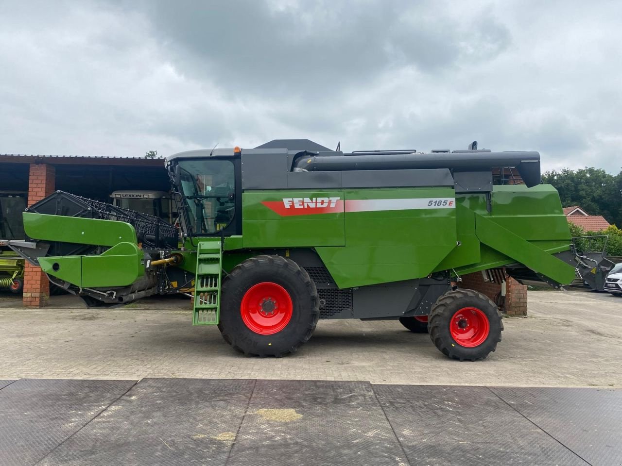 Mähdrescher tip Fendt 5185 E, Gebrauchtmaschine in Vriezenveen (Poză 1)