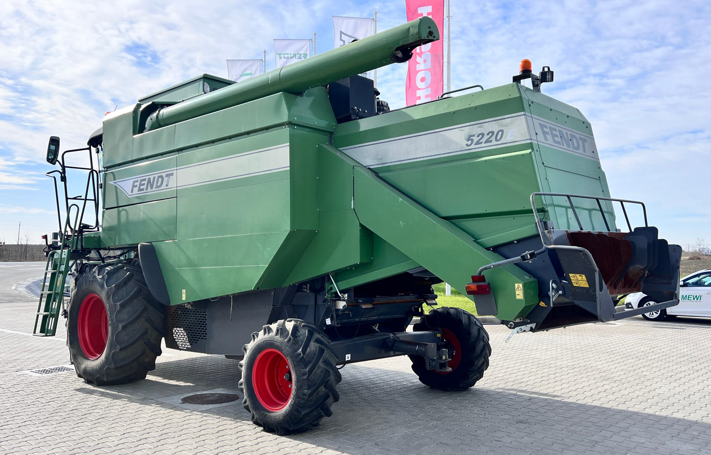 Mähdrescher del tipo Fendt 5220 E, Gebrauchtmaschine In Orţişoara (Immagine 2)