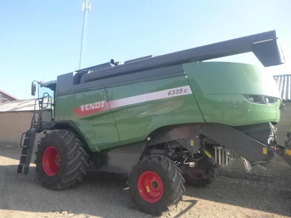 Mähdrescher van het type Fendt 6335 C SAMME MODEL SOM MF 7370 BETA, Gebrauchtmaschine in Skive (Foto 1)