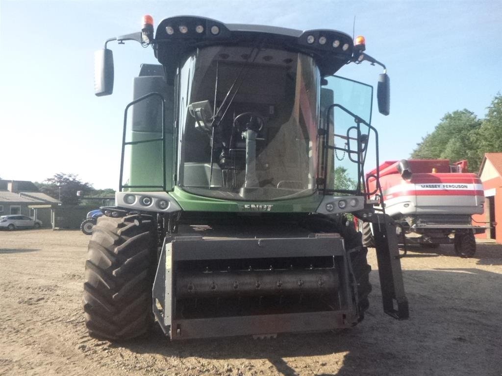 Mähdrescher of the type Fendt 6335 C SOM MASSEY FERGUSON 7370 BETA, Gebrauchtmaschine in Skive (Picture 1)