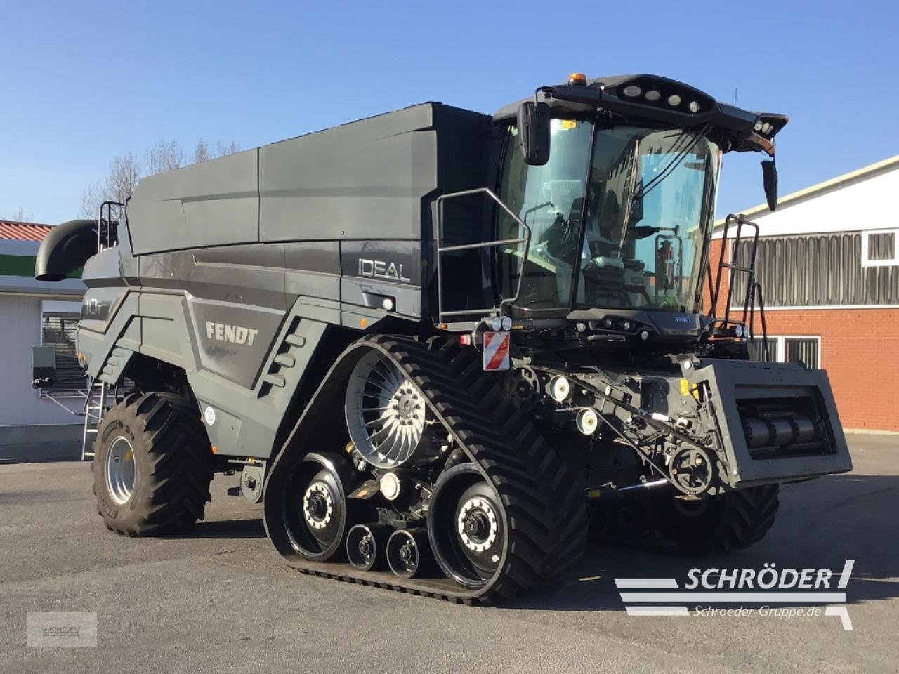 Mähdrescher of the type Fendt IDEAL 10 T, Gebrauchtmaschine in Leizen (Picture 4)