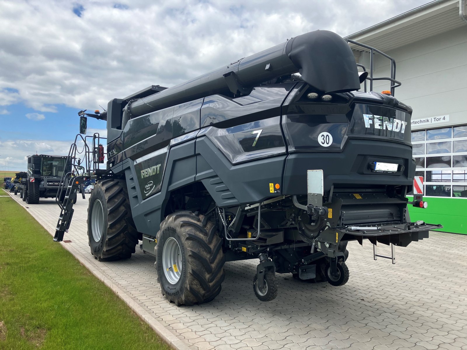 Mähdrescher типа Fendt IDEAL 7 Gen3, Gebrauchtmaschine в Korbach (Фотография 4)