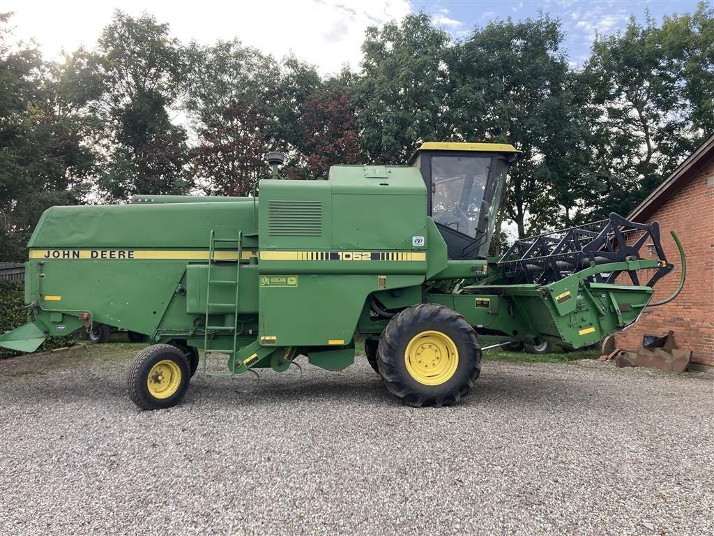 Mähdrescher van het type John Deere 1052 Med 12 fod skærebord, Gebrauchtmaschine in Horsens (Foto 6)