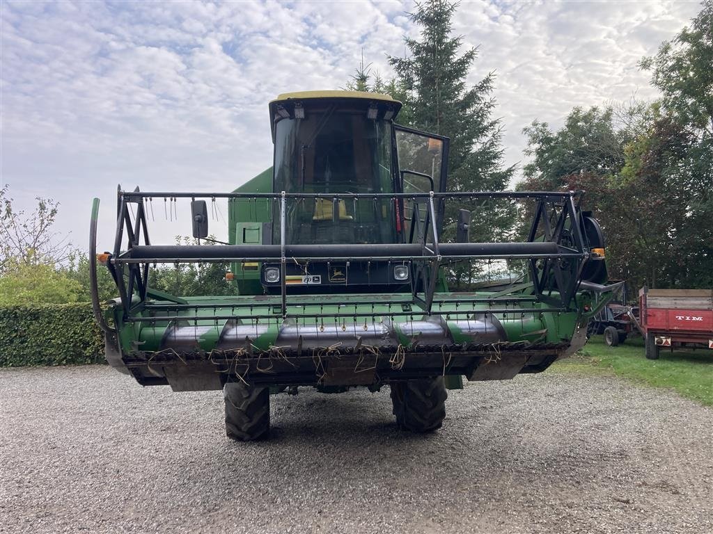 Mähdrescher van het type John Deere 1052 Med 12 fod skærebord, Gebrauchtmaschine in Horsens (Foto 8)