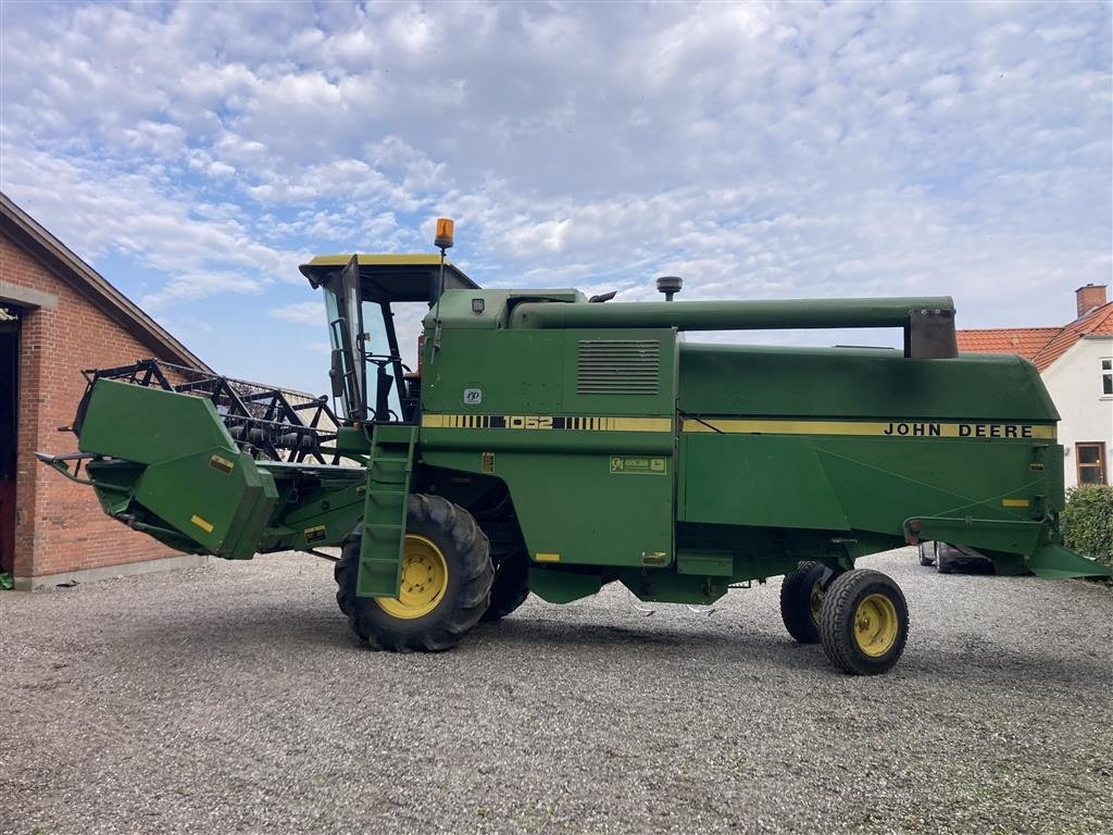 Mähdrescher tip John Deere 1052 Med 12 fod skærebord, Gebrauchtmaschine in Horsens (Poză 2)