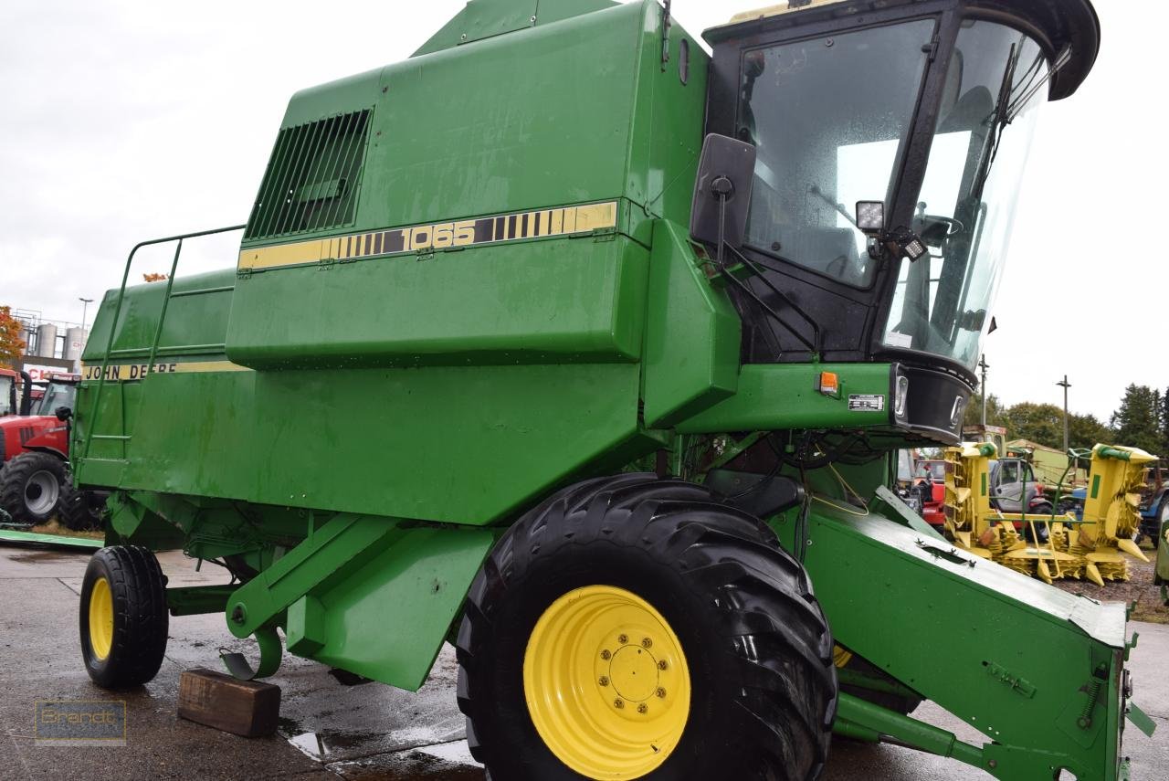 Mähdrescher van het type John Deere 1065, Gebrauchtmaschine in Oyten (Foto 2)