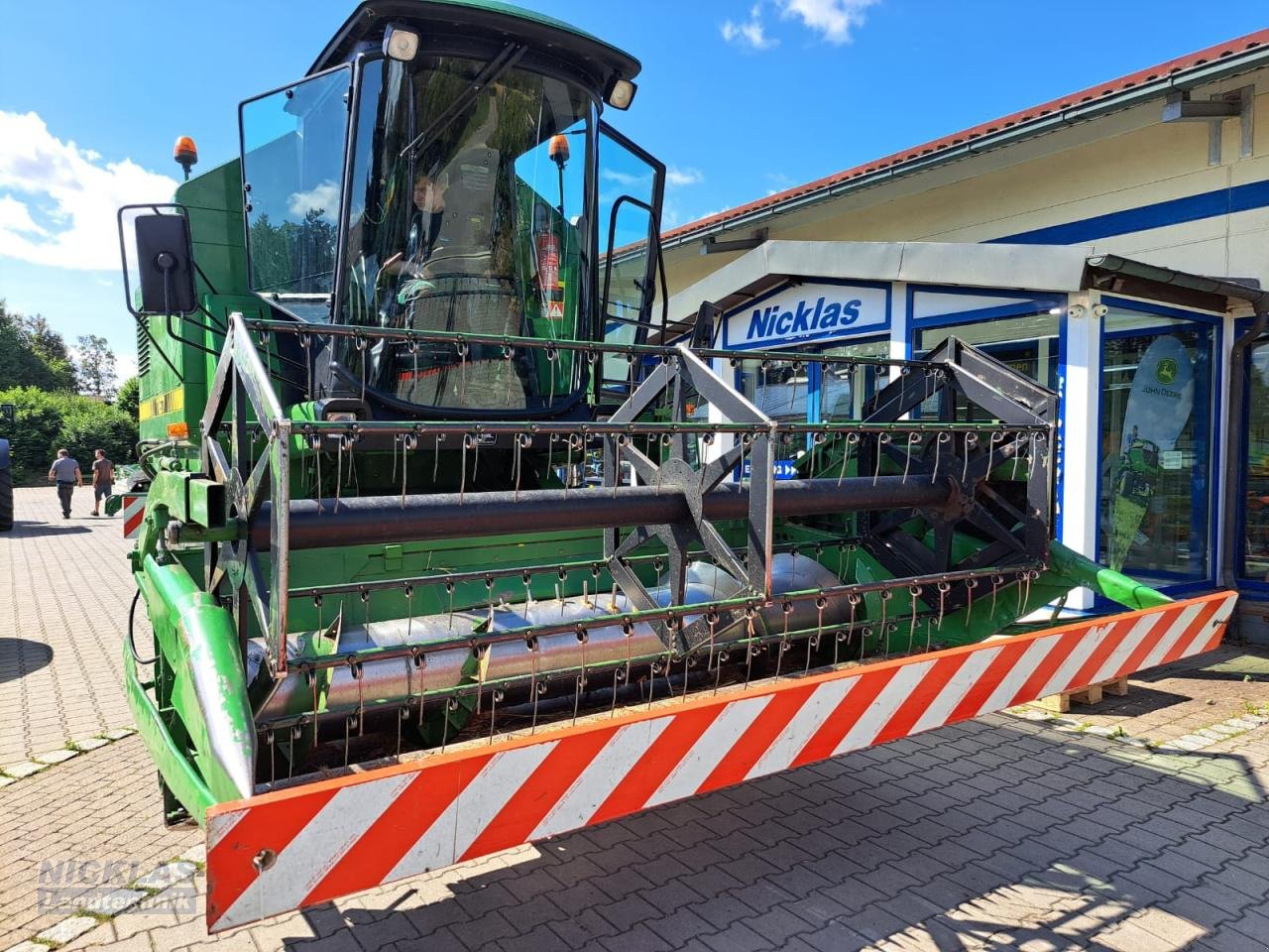 Mähdrescher of the type John Deere 1157 Kabine mit Klima, Gebrauchtmaschine in Schirradorf (Picture 1)