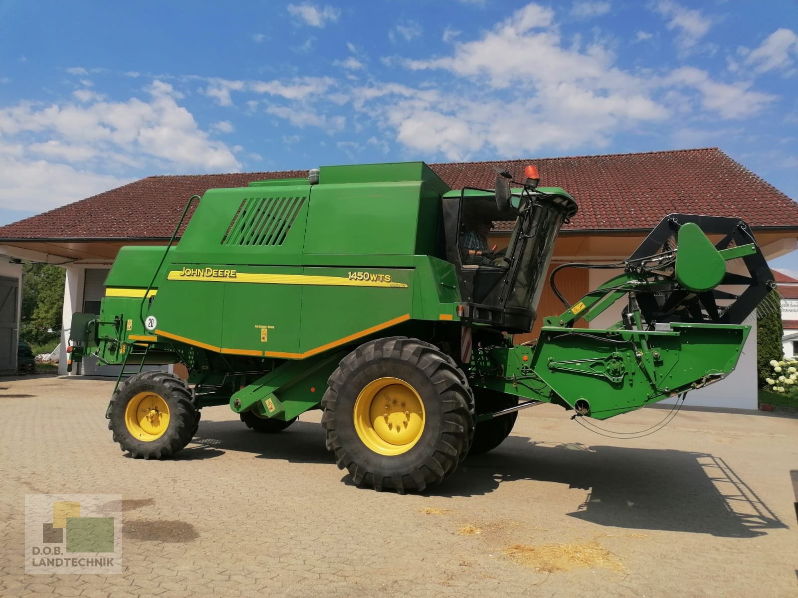 Mähdrescher van het type John Deere 1450 WTS, Gebrauchtmaschine in Regensburg (Foto 2)