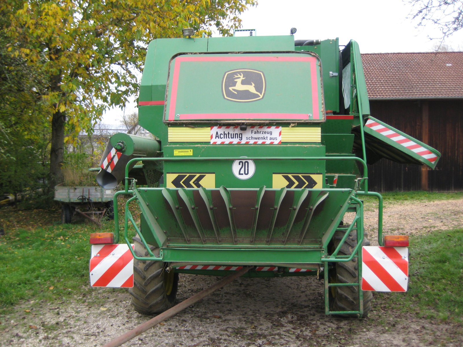 Mähdrescher des Typs John Deere 1450 WTS, Gebrauchtmaschine in Essingen  (Bild 4)