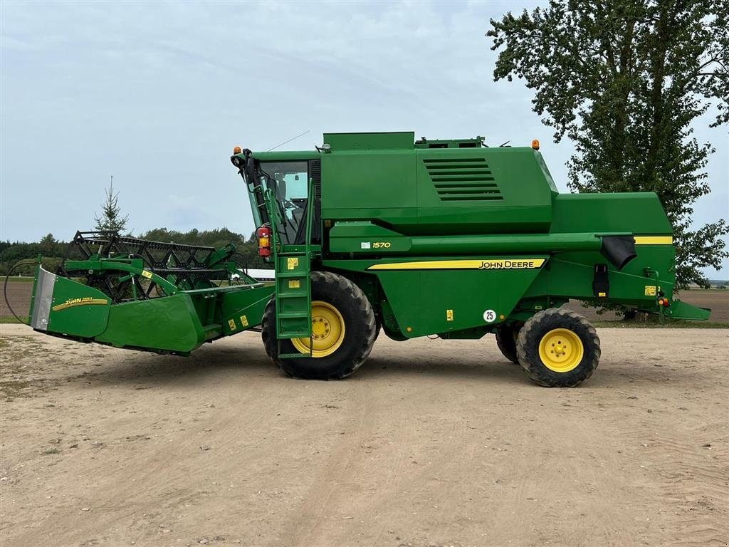 Mähdrescher του τύπου John Deere 1570  Rigtig fin og velholdt 1 ejers, 6 ryster mejetærsker. Ring til Ulrik for mere info på 40255544. Jeg snakker Jysk, tysk og engelsk., Gebrauchtmaschine σε Kolding (Φωτογραφία 4)