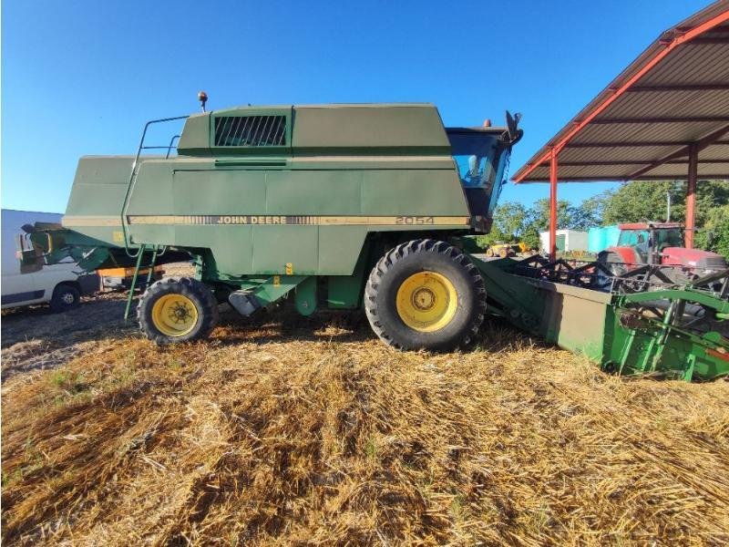 Mähdrescher del tipo John Deere 2054, Gebrauchtmaschine en ANTIGNY (Imagen 1)